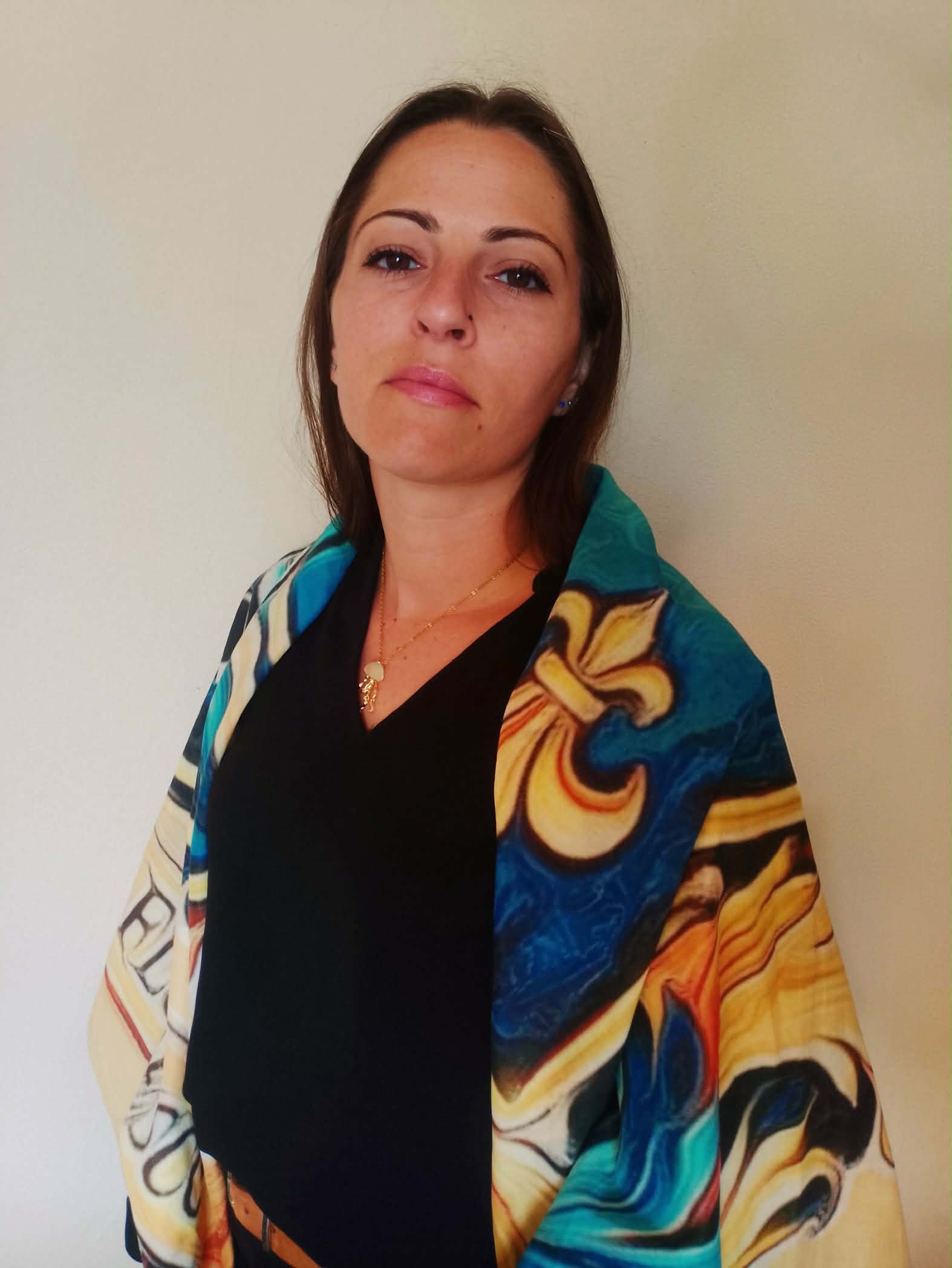 Borvoni - Modèle Source - Porté mannequin femme - Foulard du Bourbonnais en Coton