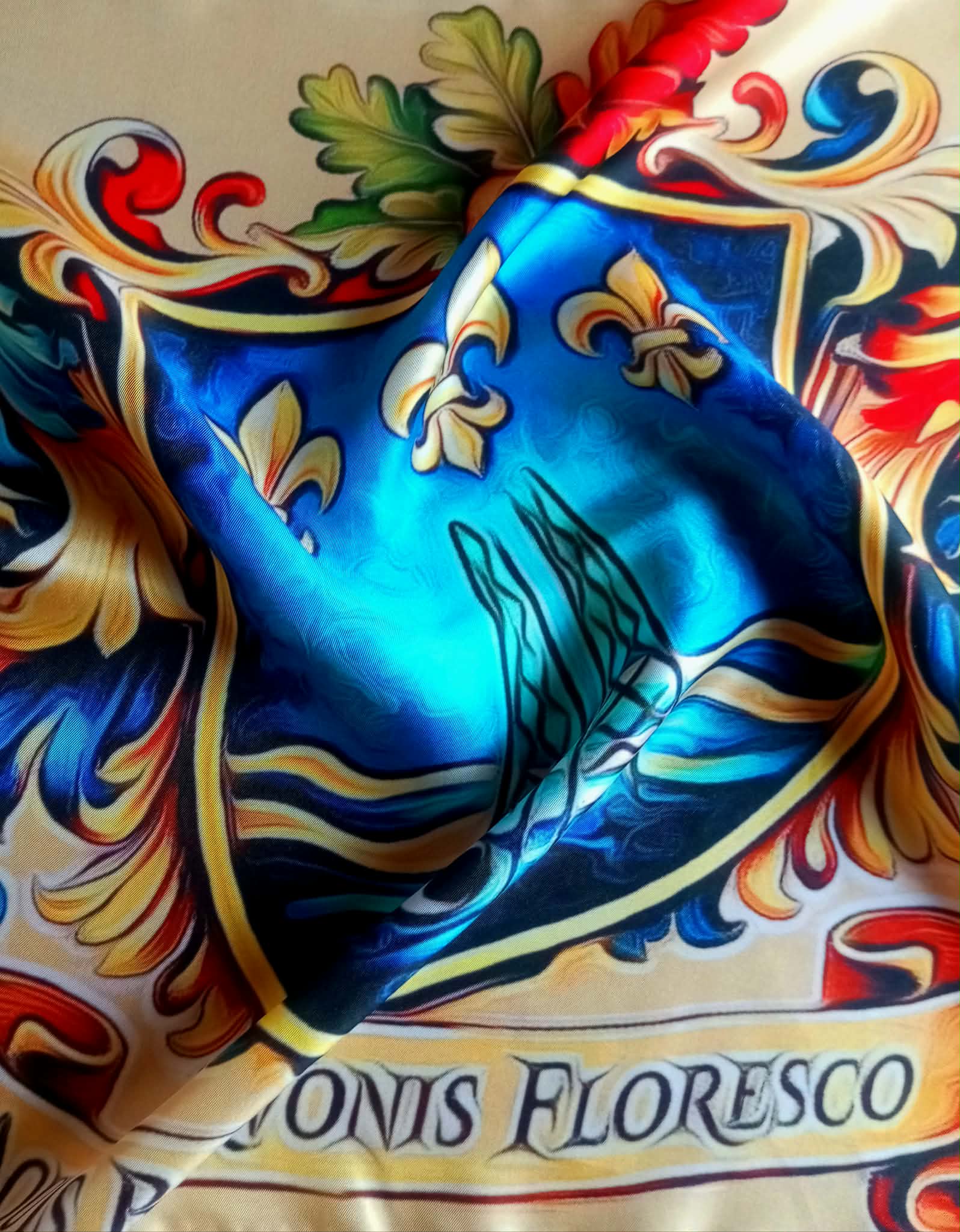 Borvoni - Modèle Source - Twist - Foulard du Bourbonnais en Soie Borvoni - Modèle Source - Twist - Foulard du Bourbonnais en Soie