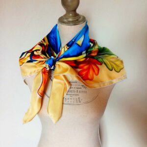 Borvoni - Modèle Source - Porté mannequin - Foulard du Bourbonnais en Soie